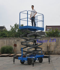 High Strength Manganese Steel Mobile Scissor Lift Of 450kg Loading Capacity